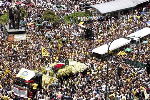 The outpouring of grief that catapulted Noynoy Aquino to the presidency.