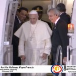 Filipinos first glimpse of Pope Francis
